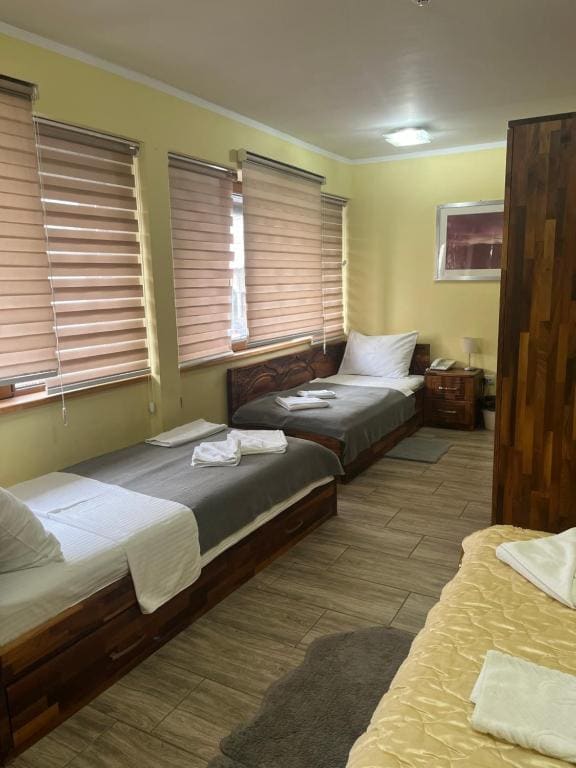 Apartment room - Image 1