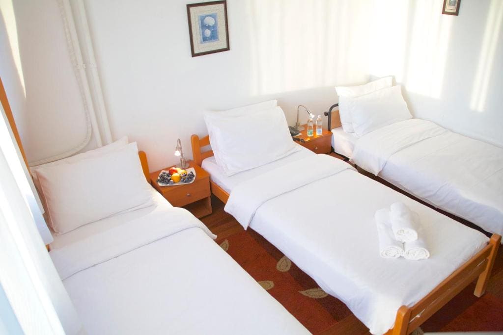 Standard Triple Room with Free Parking room - Image 2