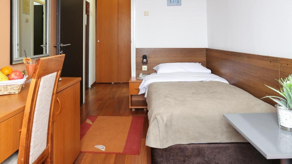 Economy Single Room with Free Parking room - Image 2