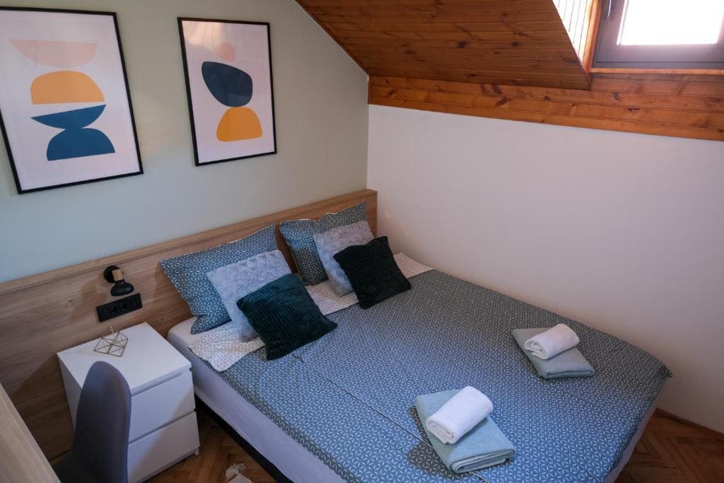 Double or Twin Room with Bathroom room - Image 2