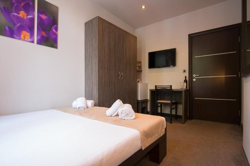 Economy Double or Twin Room room - Image 2