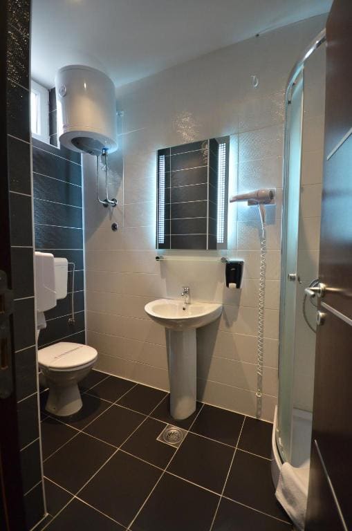 Standard Double or Twin Room room - Image 2