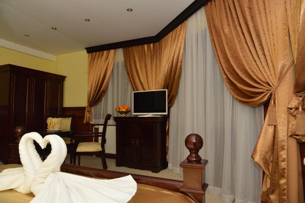 Deluxe Family Room room - Image 1