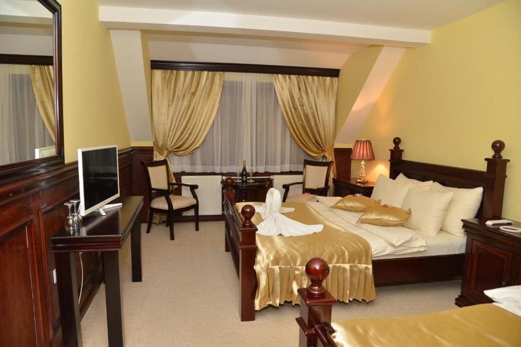 Family Room room - Image 2