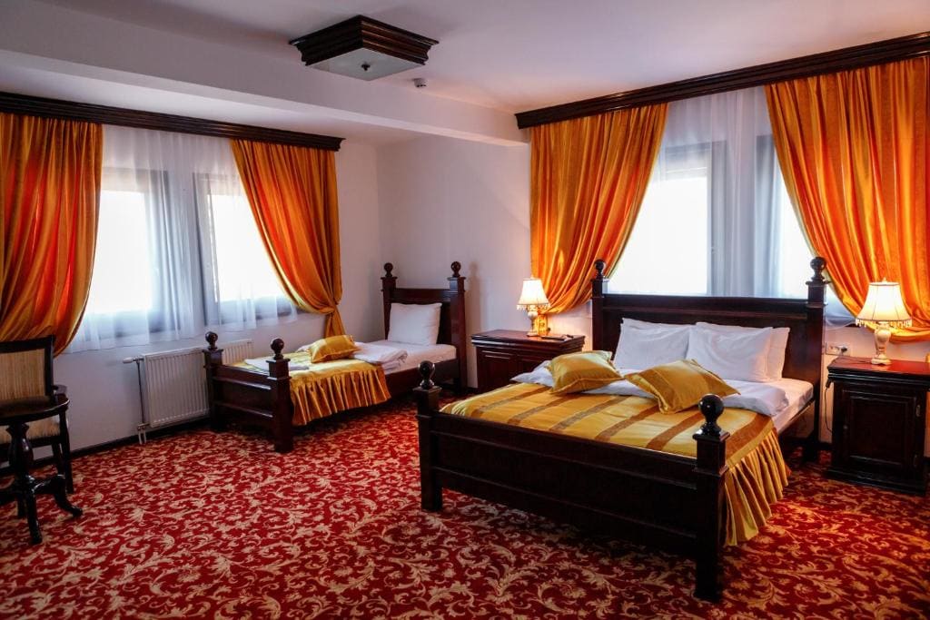 Family Room room - Image 3