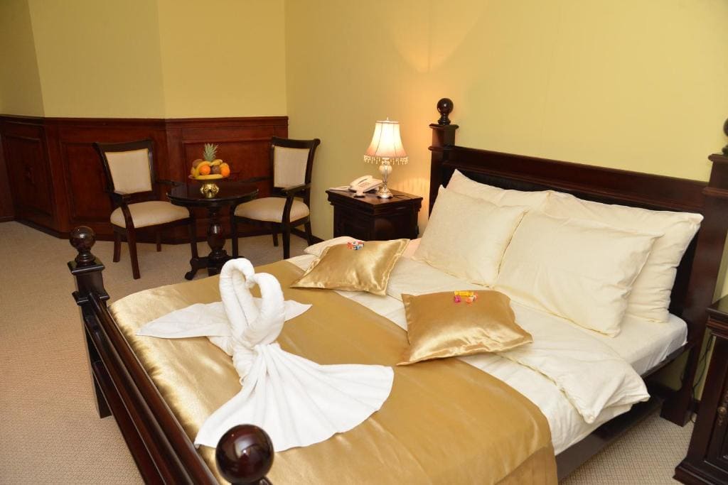King Room with Mountain View room - Image 2