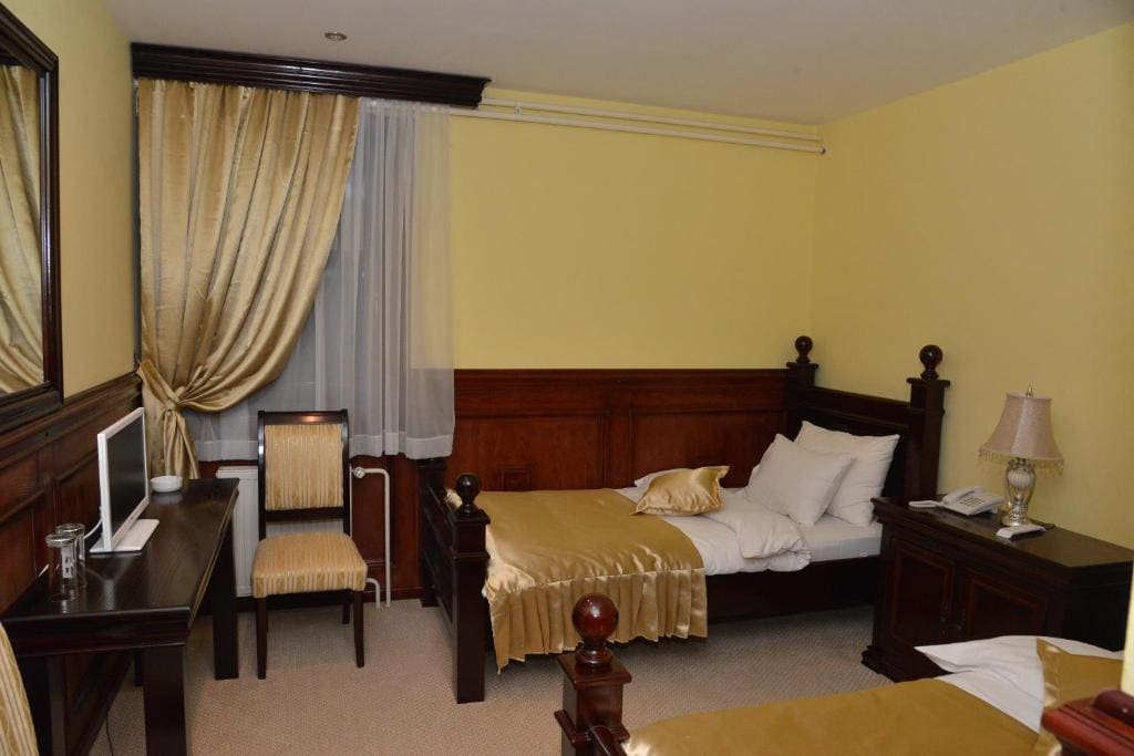 Standard Twin Room with Mountain View room - Image 3