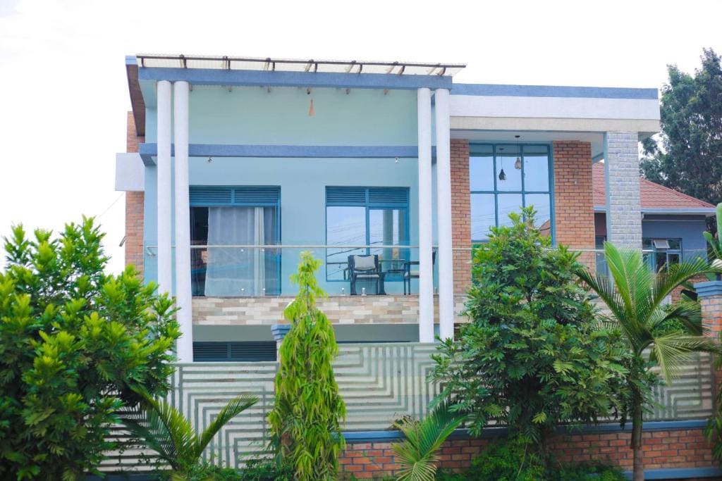 Double Room with Balcony room - Image 1