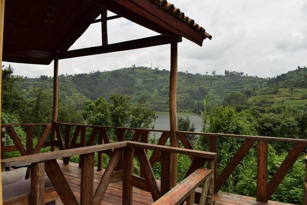 Double Room with Lake View room - Image 1