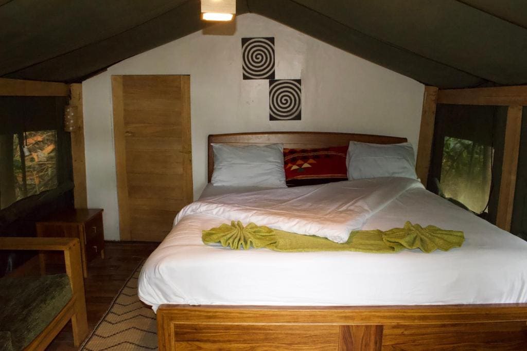Queen Room with Garden View room - Image 2
