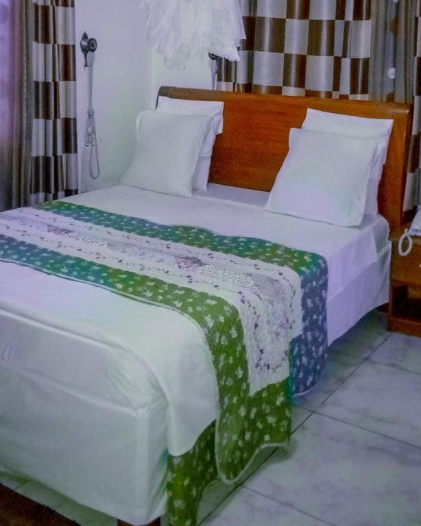 Deluxe Double Room with Balcony room - Image 3