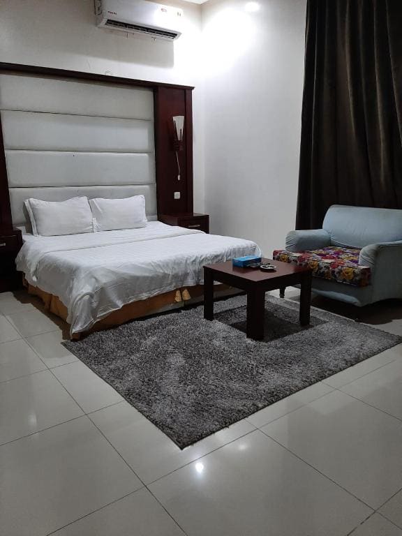 One-Bedroom Apartment room - Image 2