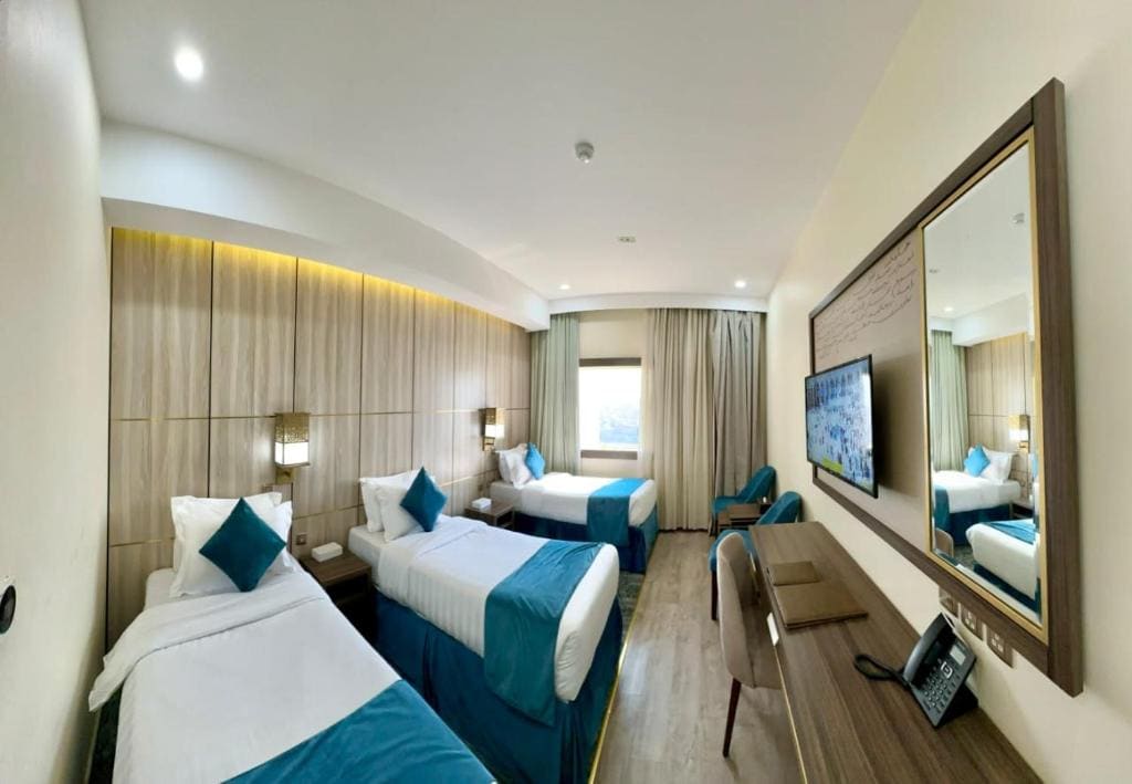 Standard Quadruple Room room - Image 2
