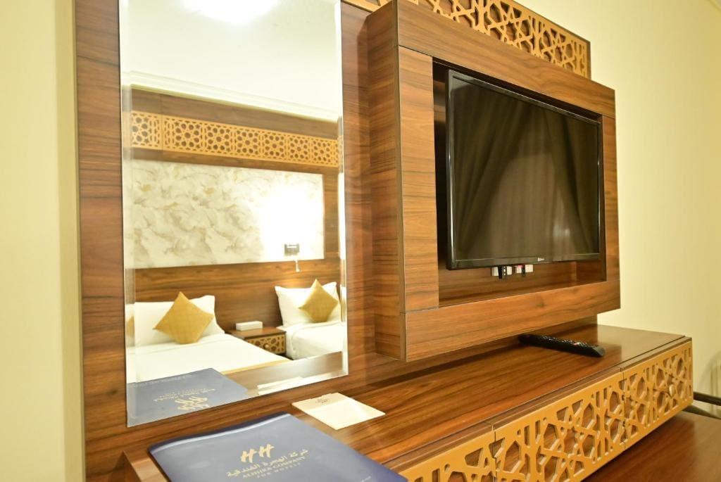 Premium Room with Five Single Beds room - Image 1