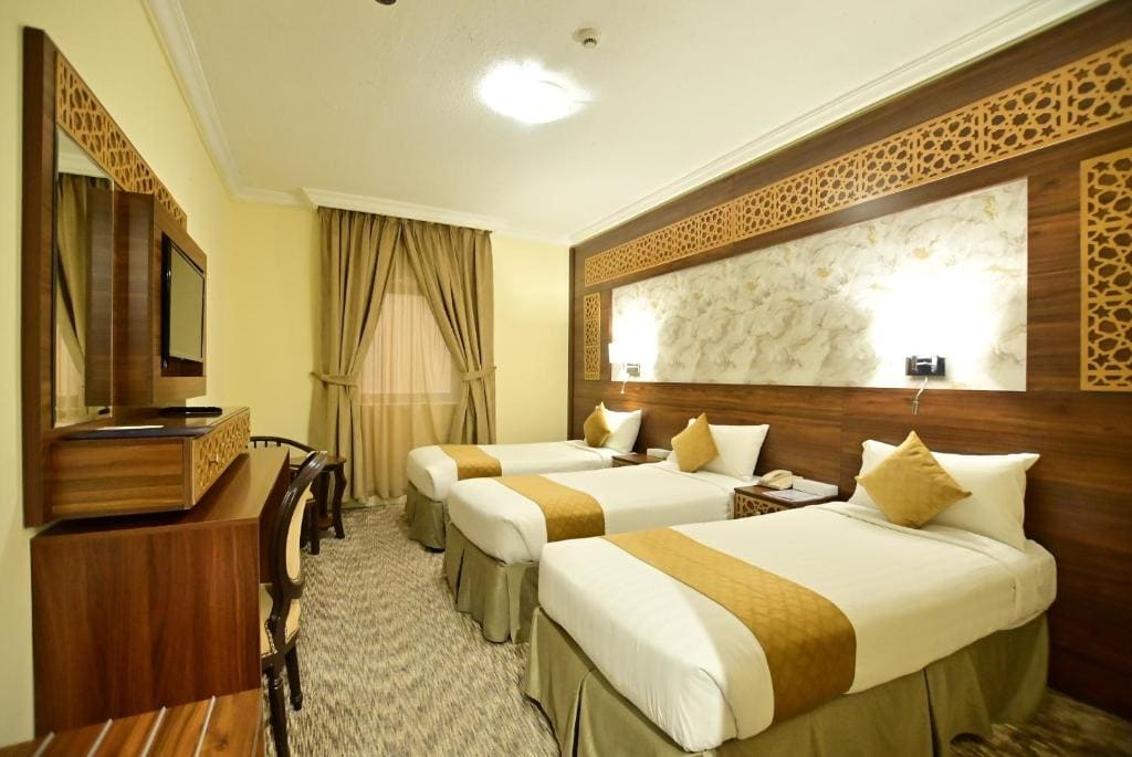 Premium Triple Room room - Image 3