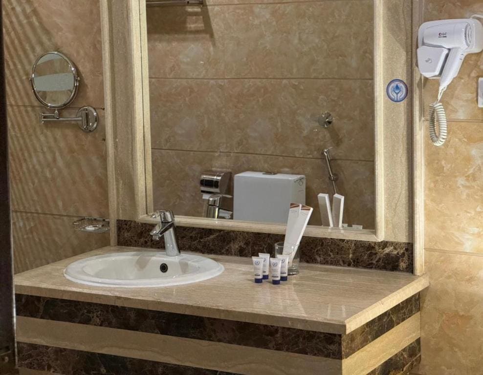 Executive Suite room - Image 1