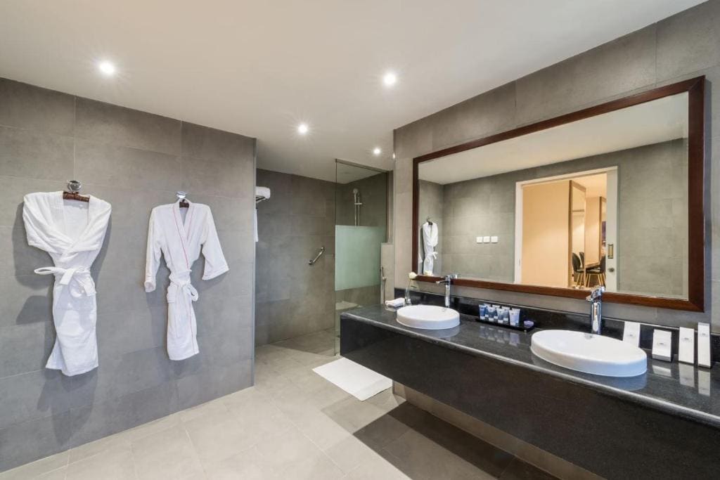 Junior King Suite - Non-Smoking room - Image 3