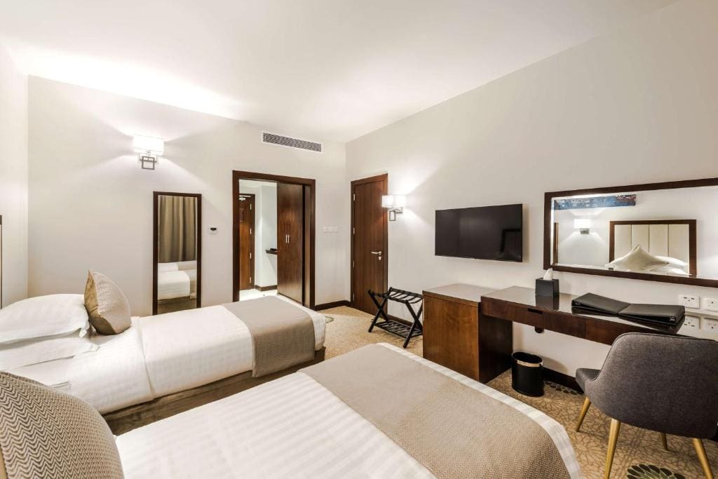 Superior Twin Room room - Image 2