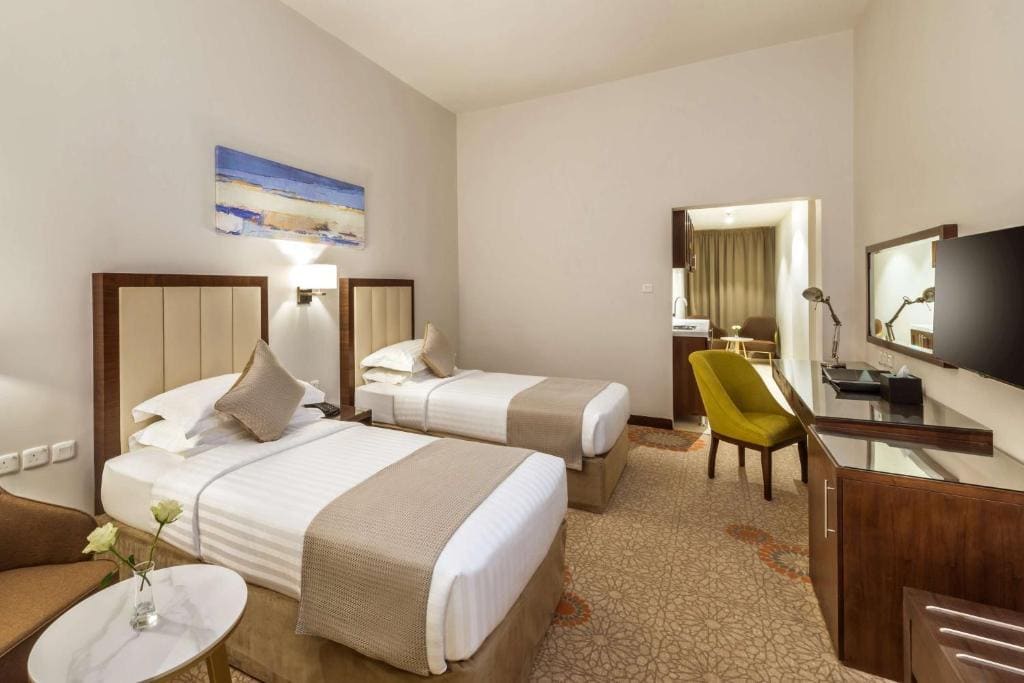 Superior Twin Room room - Image 3