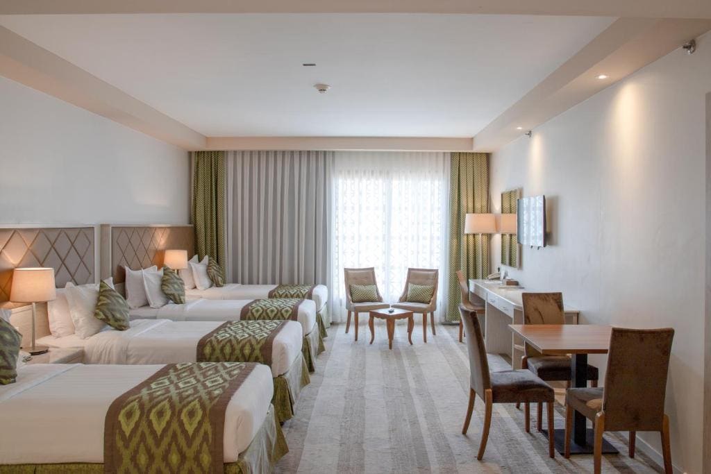 Standard Quadruple Room room - Image 1