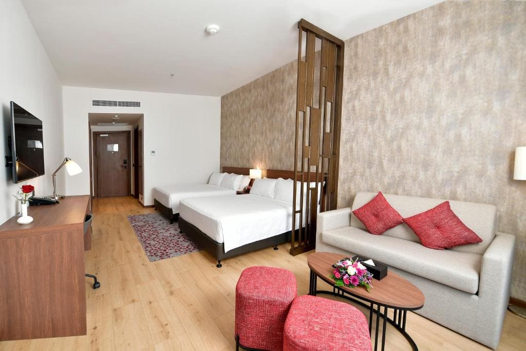 Superior Efficiency King Suite - Non-Smoking room - Image 3
