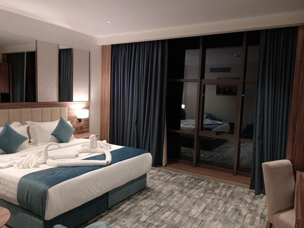Suite with City View room - Image 1