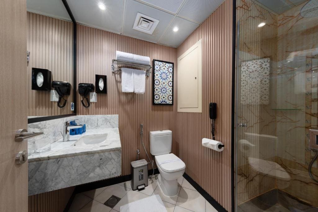 Superior Twin Room room - Image 1