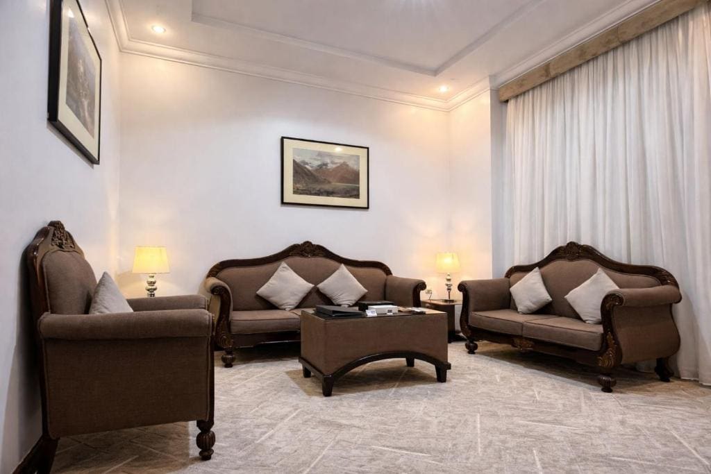 Executive Suite room - Image 1