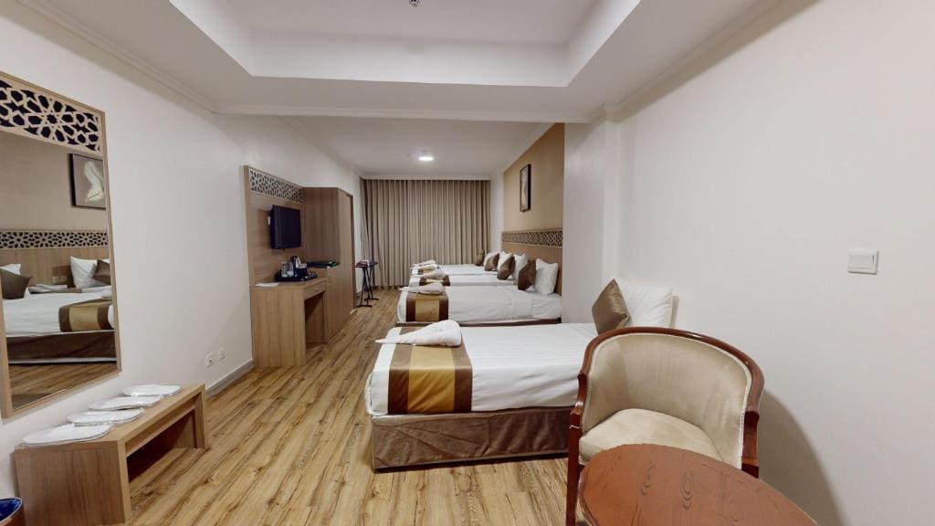 Deluxe Suite room - Image 2
