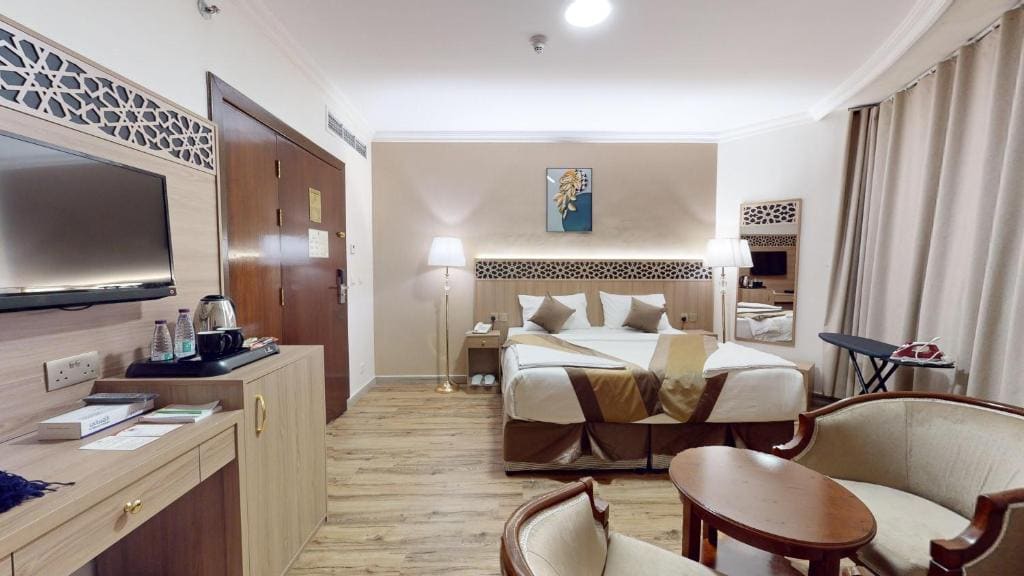 Double Room with Private Bathroom room - Image 2