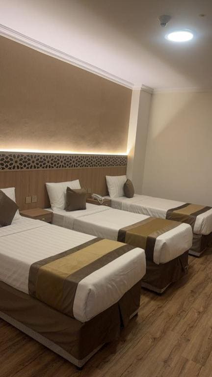 Quadruple Room with Private Bathroom room - Image 3