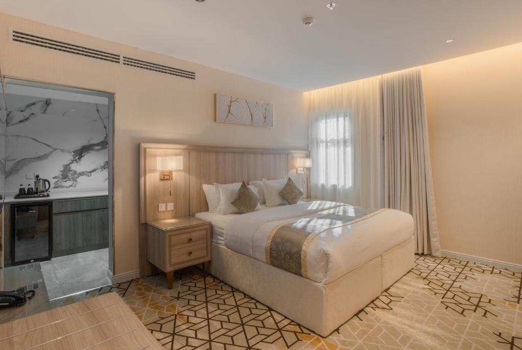Deluxe Triple Room room - Image 1
