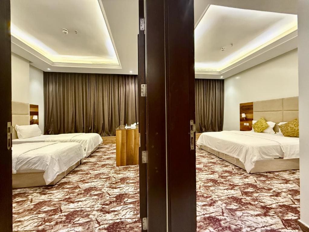 Three-Bedroom Apartment room - Image 2