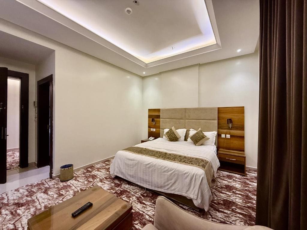 Two-Room Apartment room - Image 2