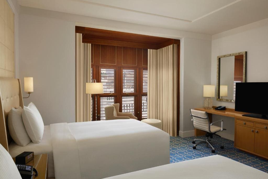 Deluxe Room with Three Single Beds with Partial Haram View room - Image 1