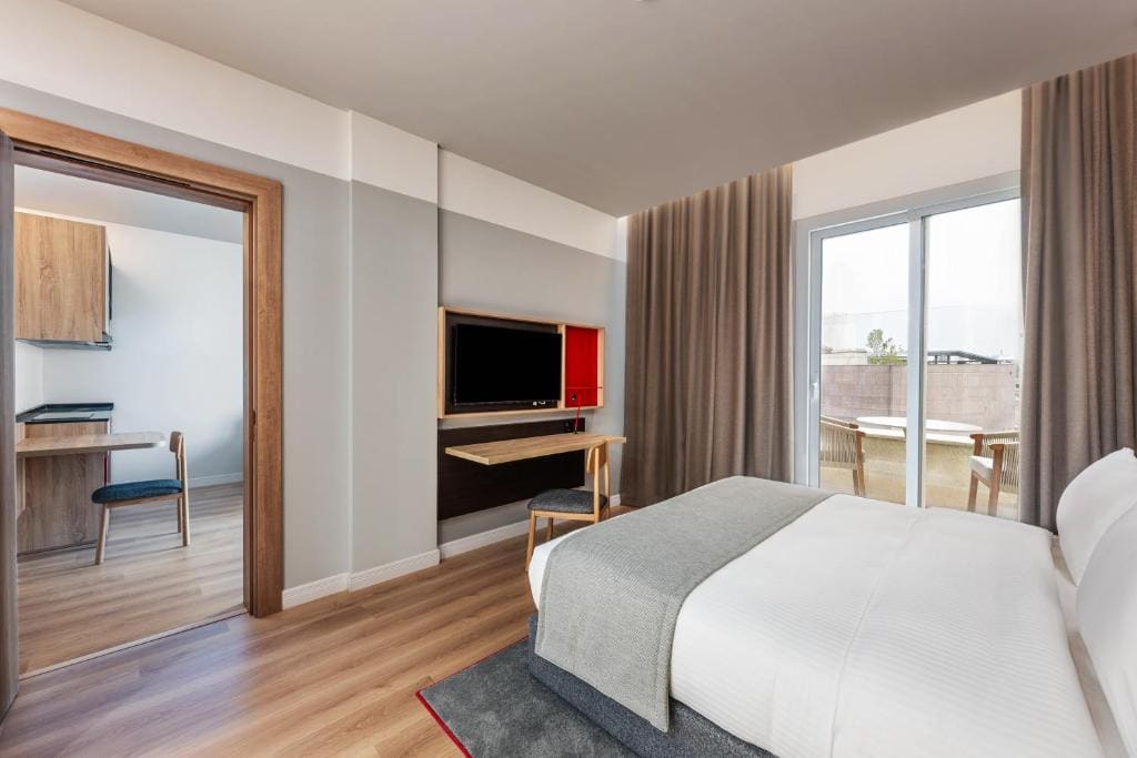 Executive Suite room - Image 1