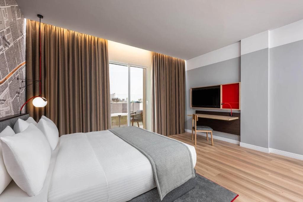 Deluxe King Room room - Image 1
