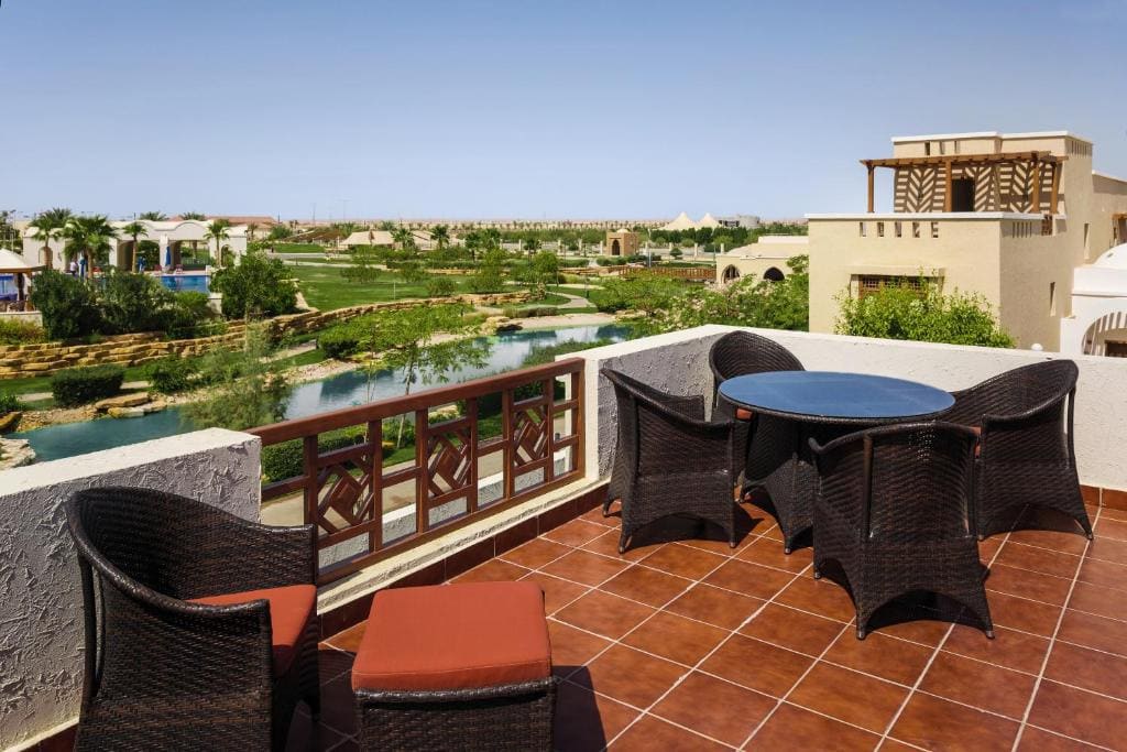 One-Bedroom King Suite with Garden View room - Image 3
