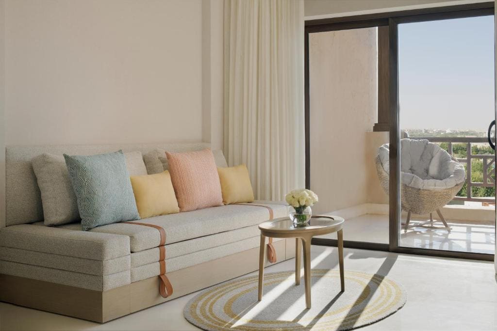 One-Bedroom King Suite with City View - North Wing room - Image 2