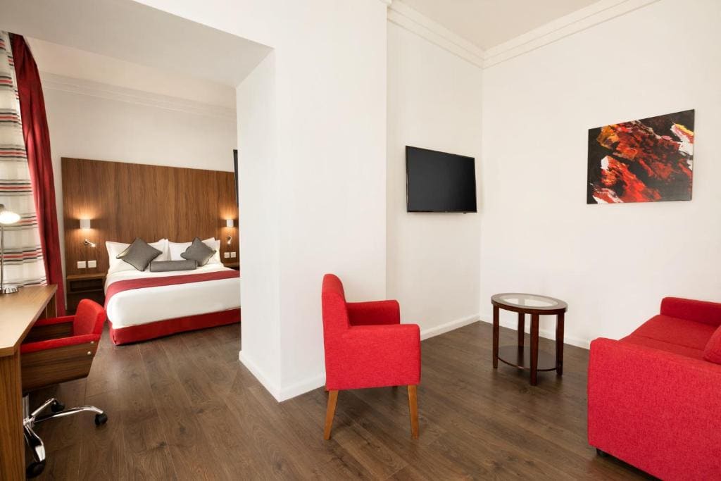 Queen Suite - Non-Smoking room - Image 1