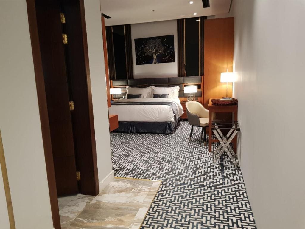 Executive Suite room - Image 3