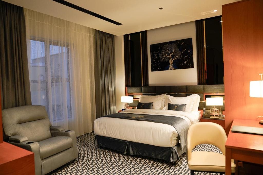 Executive Suite room - Image 1