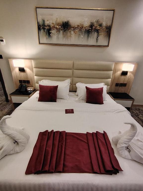 Executive Suite room - Image 3