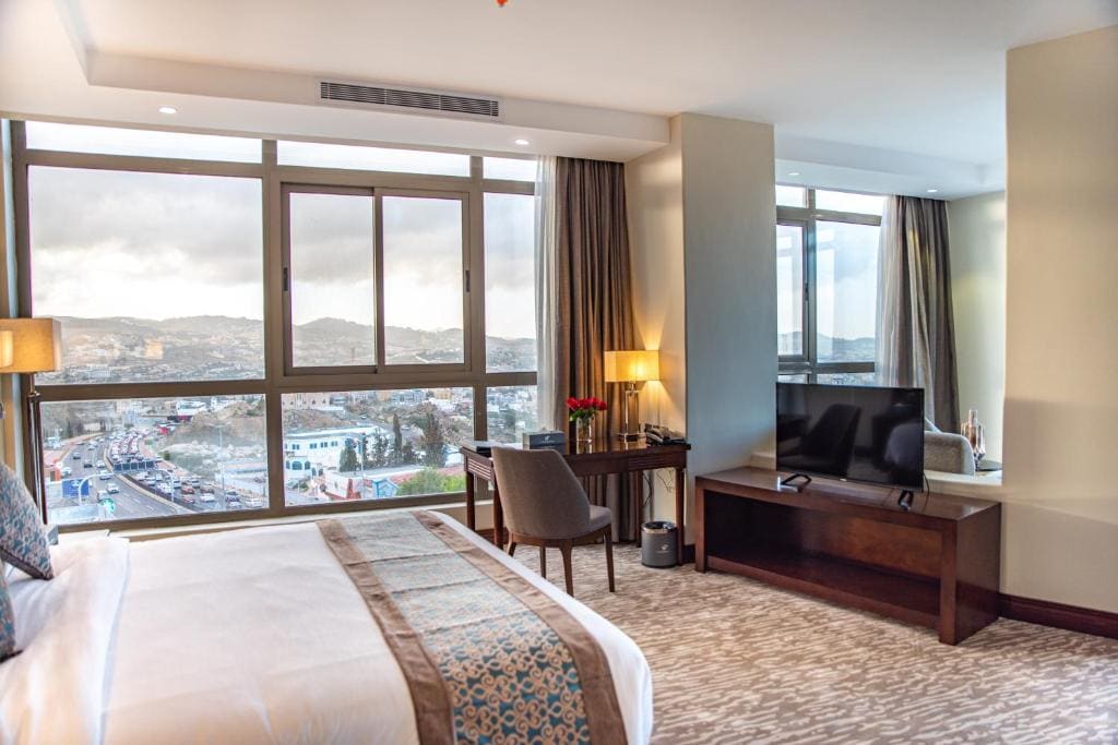 Superior Suite room - Image 1