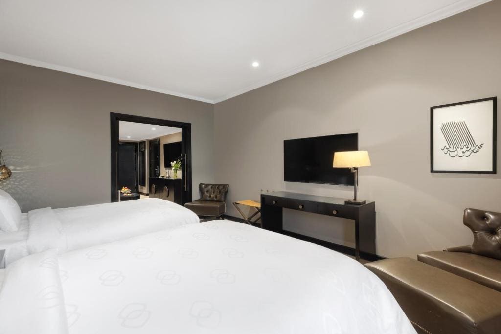 Prestige Twin Suite room - Image 1