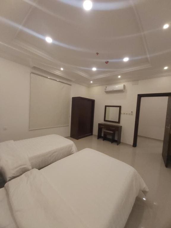 Deluxe King Room room - Image 1