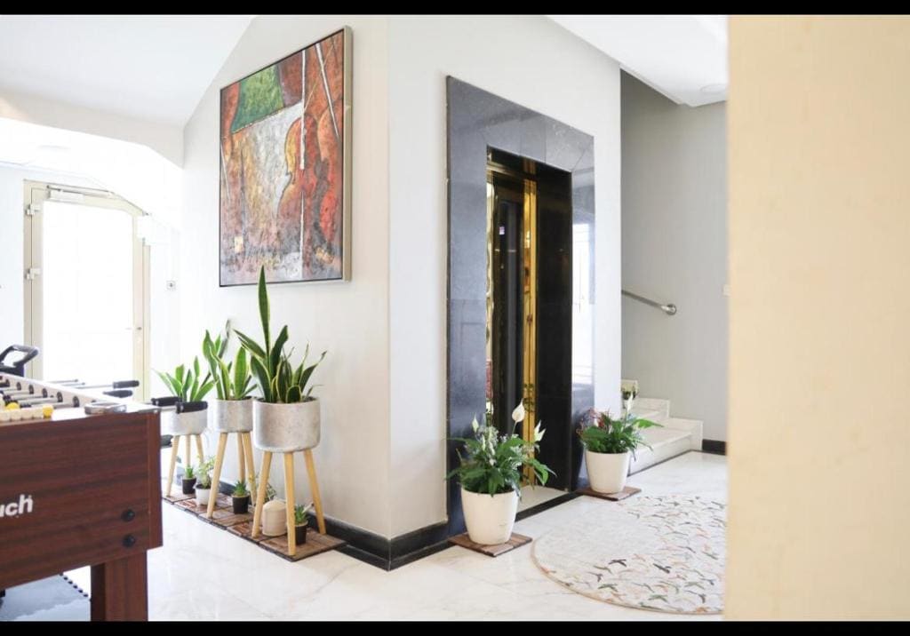 Royal Five-Bedroom Villa with Private Pool and Beach room - Image 3