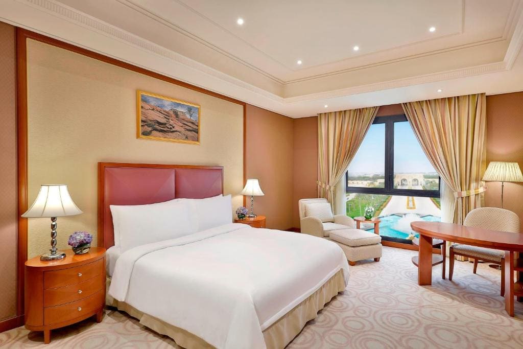 Superior King Room room - Image 2