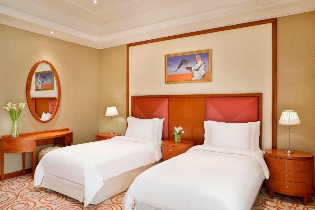 Executive One-Bedroom King Suite room - Image 1