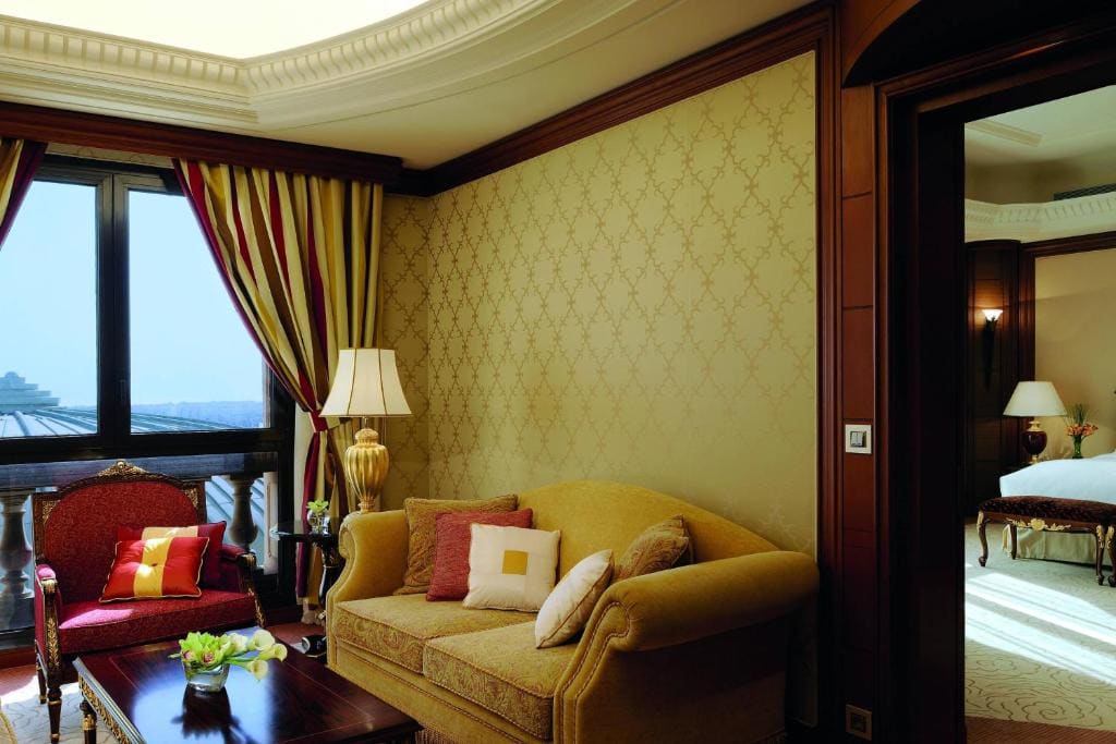 Executive One-Bedroom King Suite room - Image 3